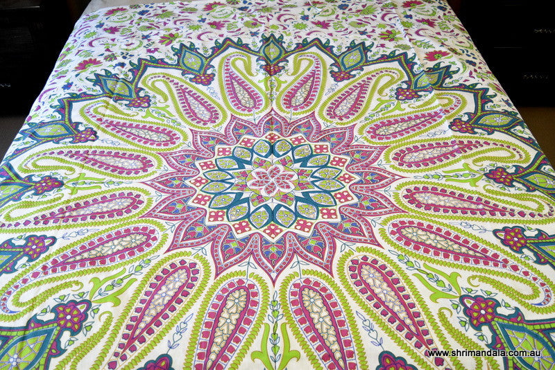 Bohemian Paisley Green Mandala Duvet Set - Adore India   